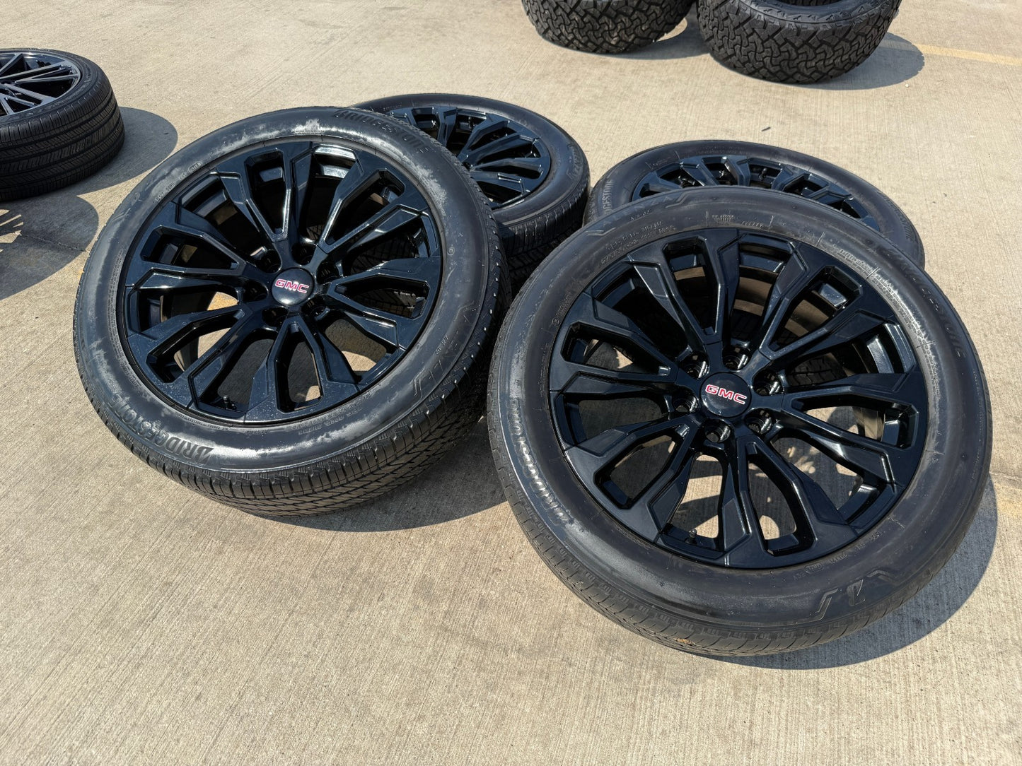 22" GMC Yukon Sierra DENALI OEM wheels rims 14025 97000 tires