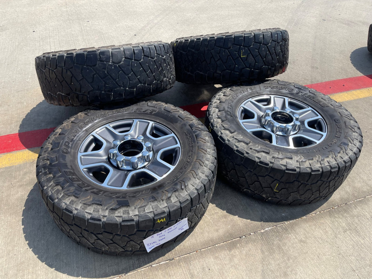 18" Ford F-250 F-350 Lariat FX-4 OEM wheels 10480 10298 SET tires TOYO 35"