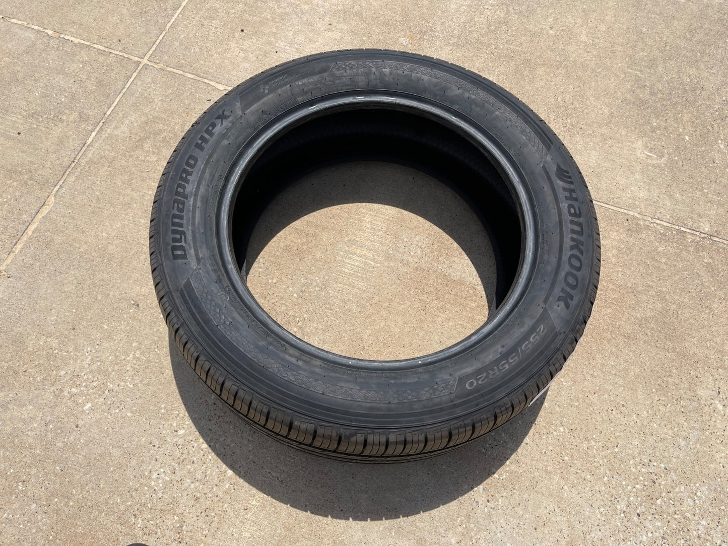 (1) 255/55/20 Hankook Dynapro HPX A/S tire 255/55R20 110V M+S