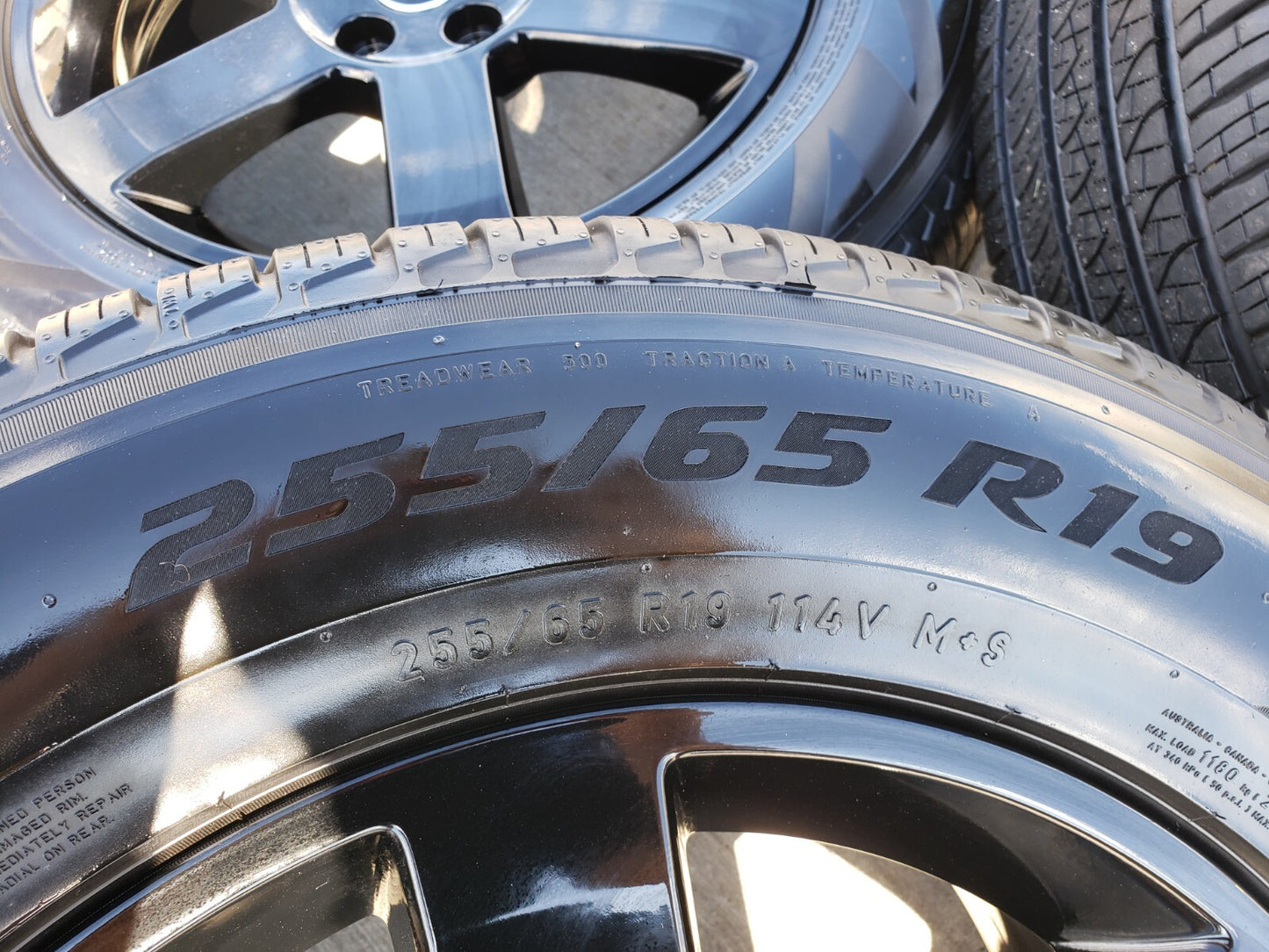 19" Land Rover DEFENDER Range Rover OEM 72348 wheels rims PIRELLI NEW