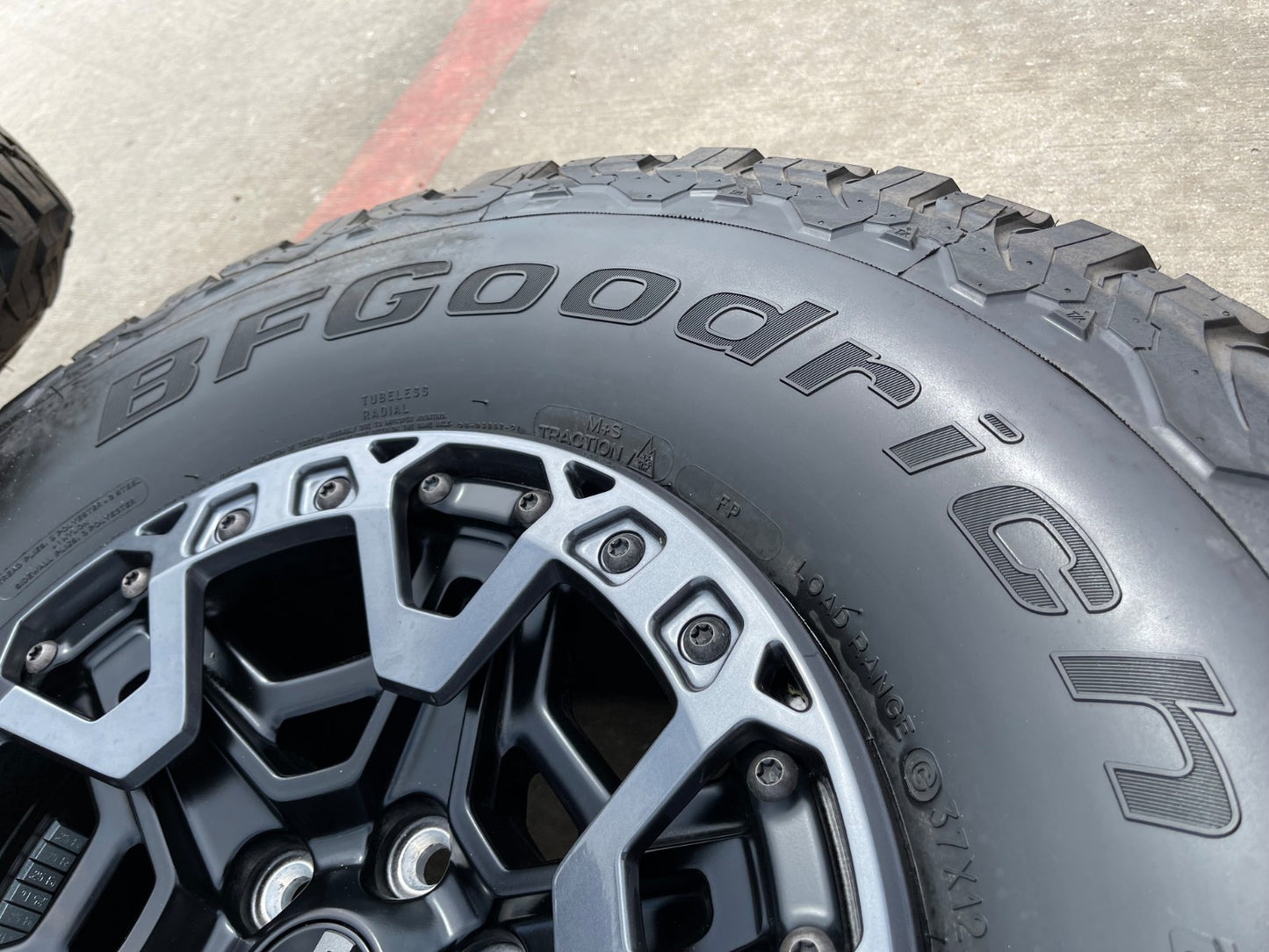 17" Ford F-150 Raptor R OEM BEADLOCK rims wheels 2025 2026 2027 BFG KO2 37" NEW