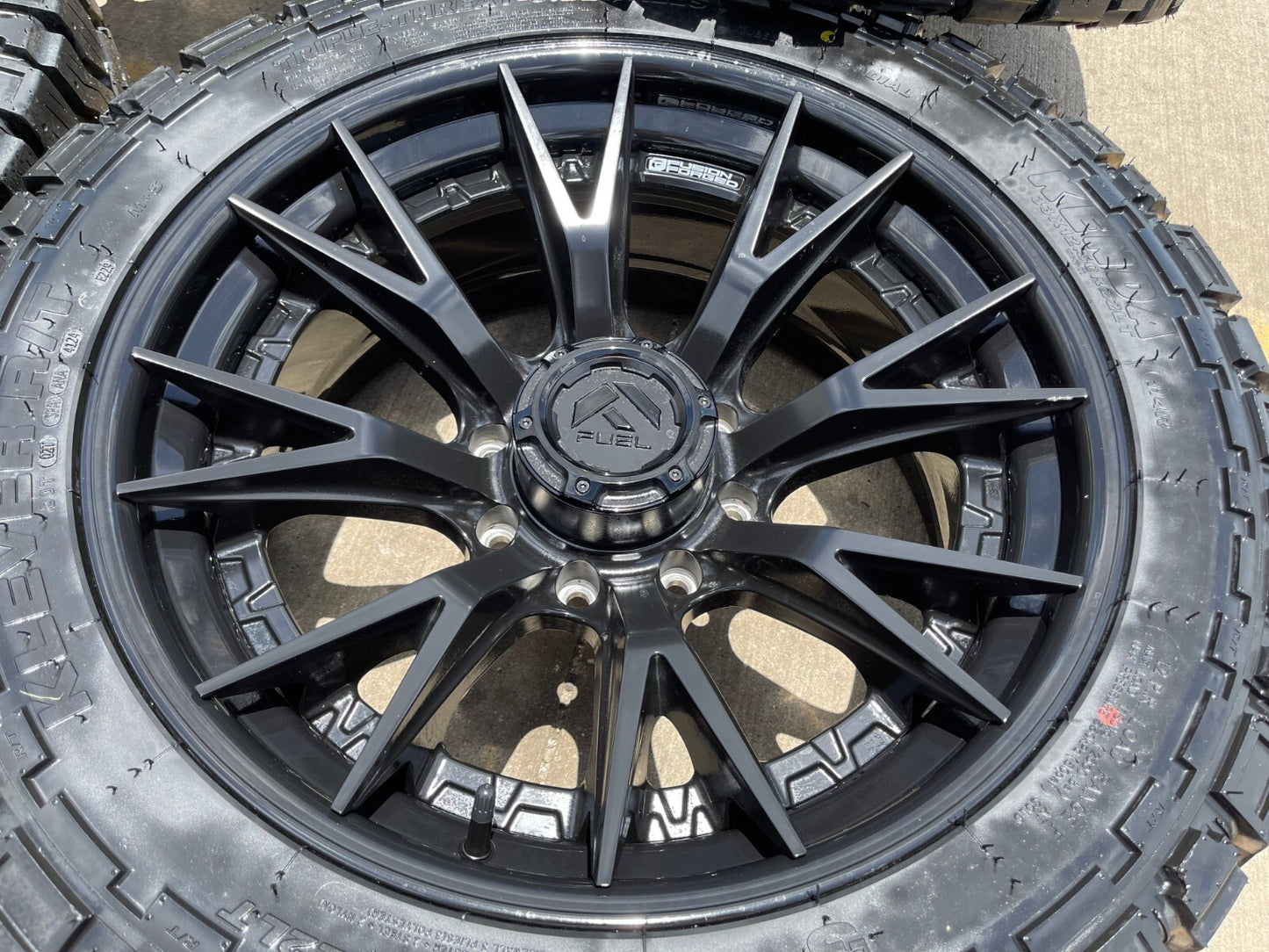 22x10 22" FUEL Fusion Forged Chevy Silverado 2500 3500 wheels rims 8x180 33" NEW