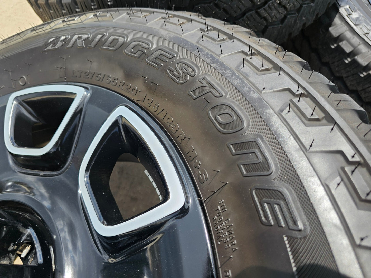 20" Ford F-250 F-350 OEM Lariat Platinum wheels rims 10486 tires 2024 2025