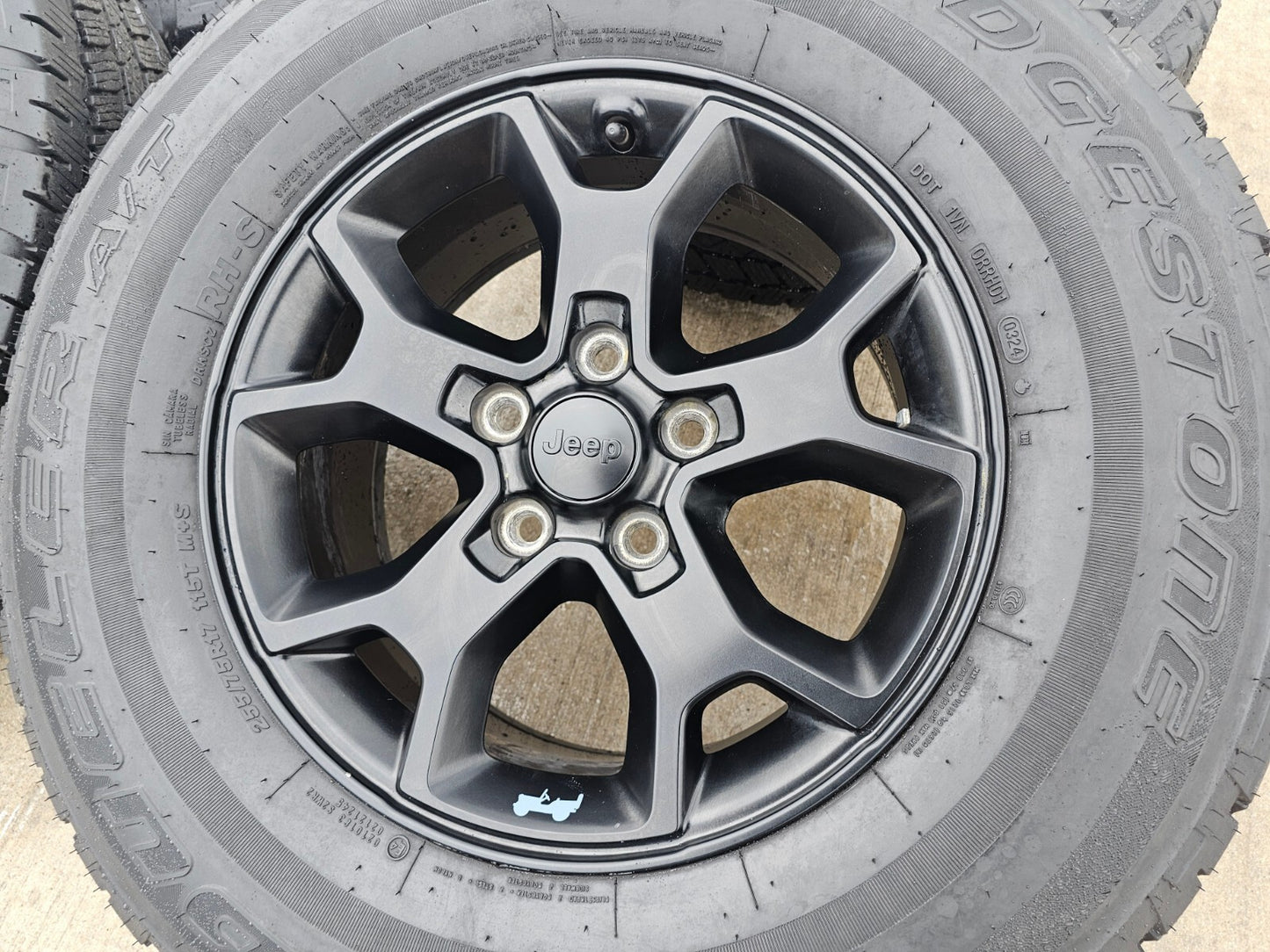 17" Jeep Wrangler Rubicon OEM 9218 wheels rims Gladiator tires SET DUELER A/T