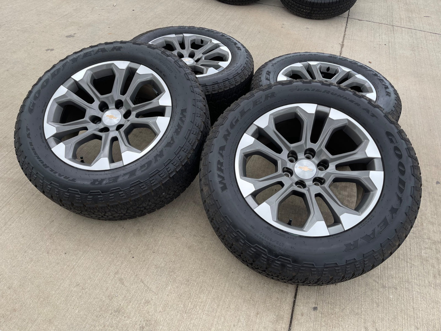 20" Chevy Tahoe Silverado OEM 14090 95417 wheels rims tires GOODYEAR A/T