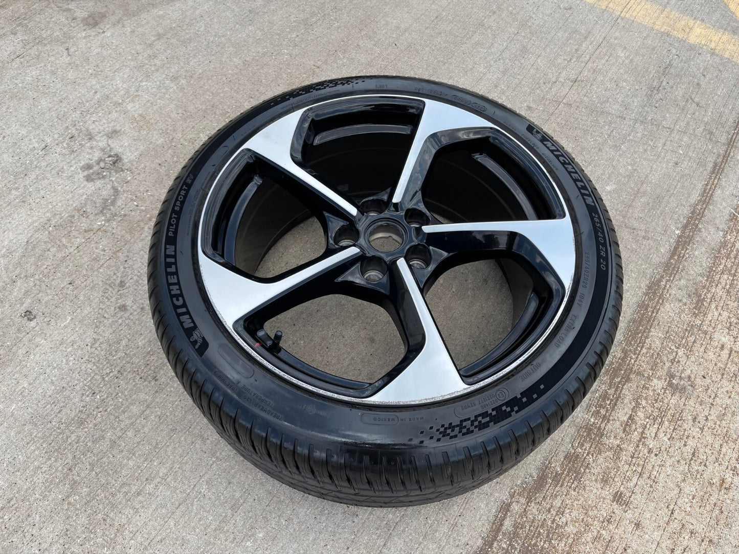 20" 20x9.5 Lucid Air OEM Grand Touring black wheel rim REAR 2022 2023 2024 2025