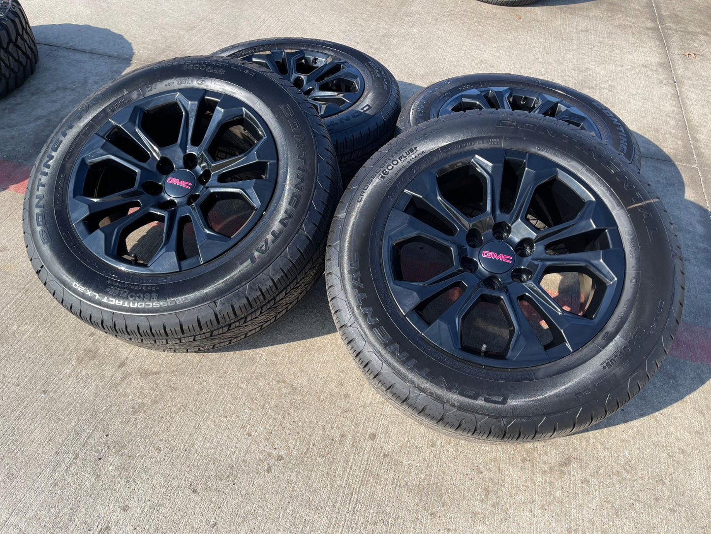 20" Chevy Tahoe Silverado OEM 14090 95417 wheels rims tires CONTINENTAL NEW