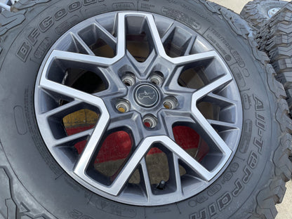 18" Jeep Wrangler Grand Cherokee Gladiator OEM 9331 wheels rims BFG KO2 A/T NEW