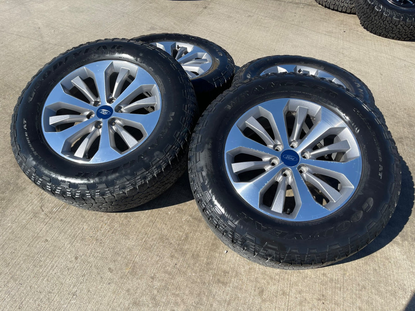 20" Ford F-150 LARIAT Limited OEM 10006 rims wheels Expedition GOODYEAR
