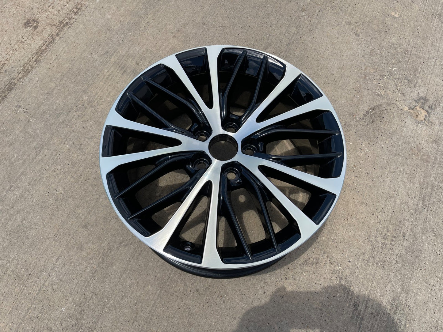 (1) 18" Toyota Camry Avalon OEM 75221 wheel rim SPARE 2018 2019 2020 2021 2022