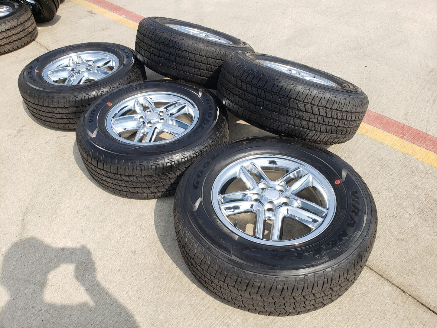 (5) 18" Land Rover DEFENDER Range OEM 72165 wheels rims NEW