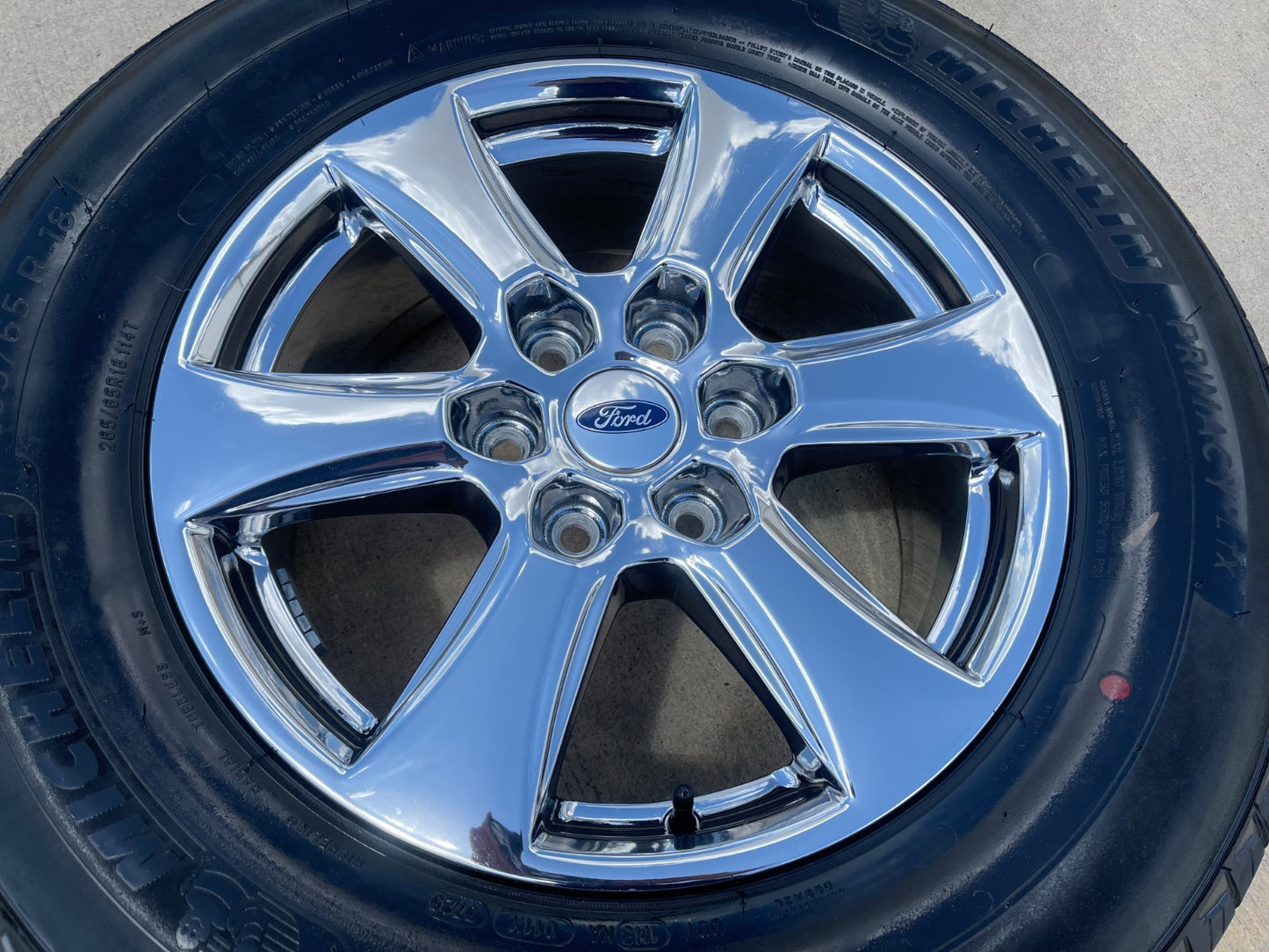 (1) 18" Ford F-150 Lariat OEM rim wheel 10168 tire Expedition MICHELIN NEW