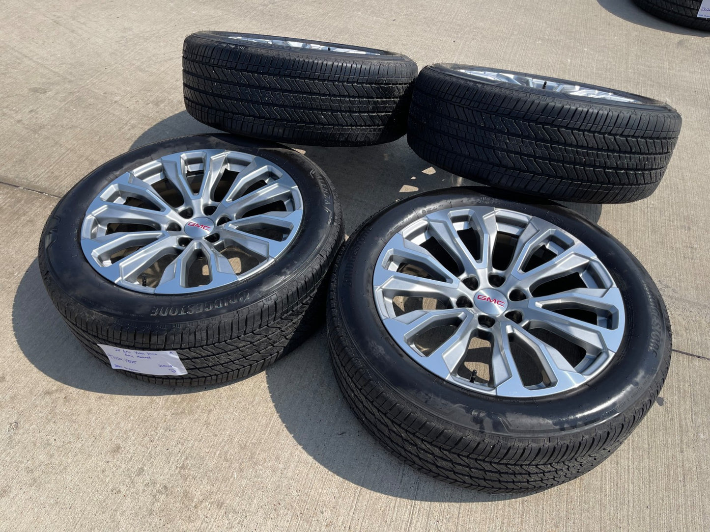 22" GMC Yukon Sierra DENALI OEM wheel rim 14025 97000 tire (1) spare BRIDGESTONE