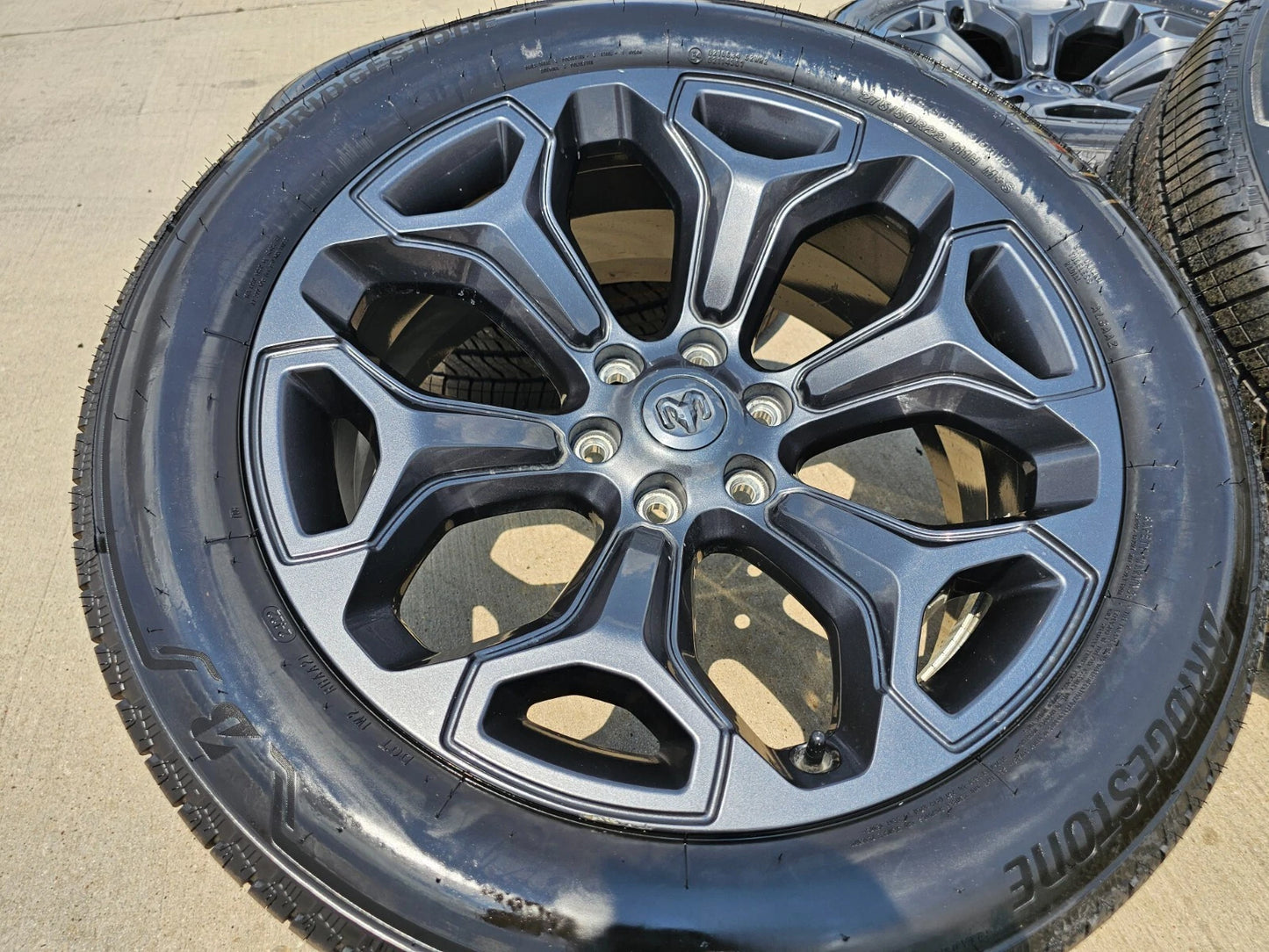 22" Dodge Ram 1500 OEM Laramie wheels LIMITED Gray 2685 2727 tires NEW