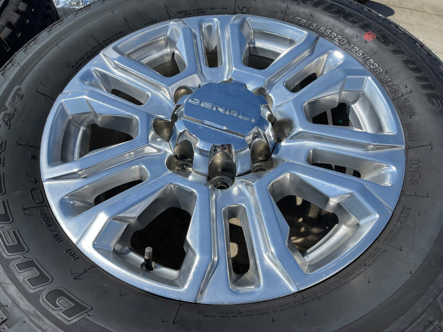 20" GMC Sierra Denali 2500 3500 OEM 5957 wheels rims tires 2022 2023 2024 2025