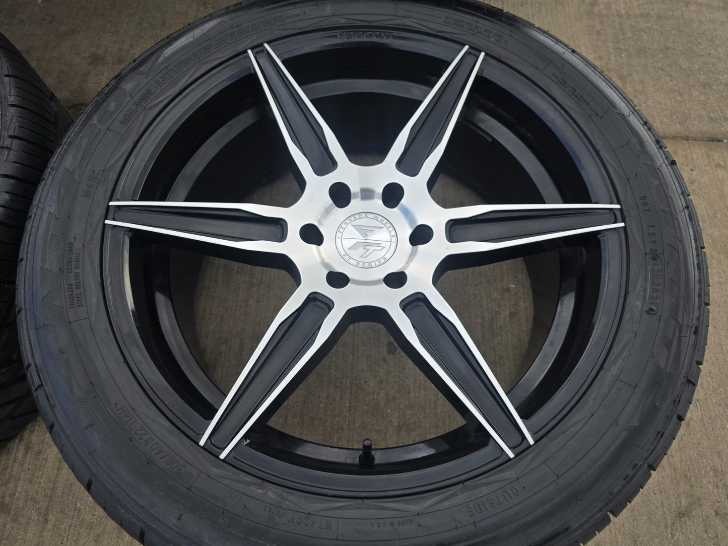 22x9.5 22" Ferrada FT2 Chevy Silverado RAM wheels rims 6x139 6x5.5 tires NITRO