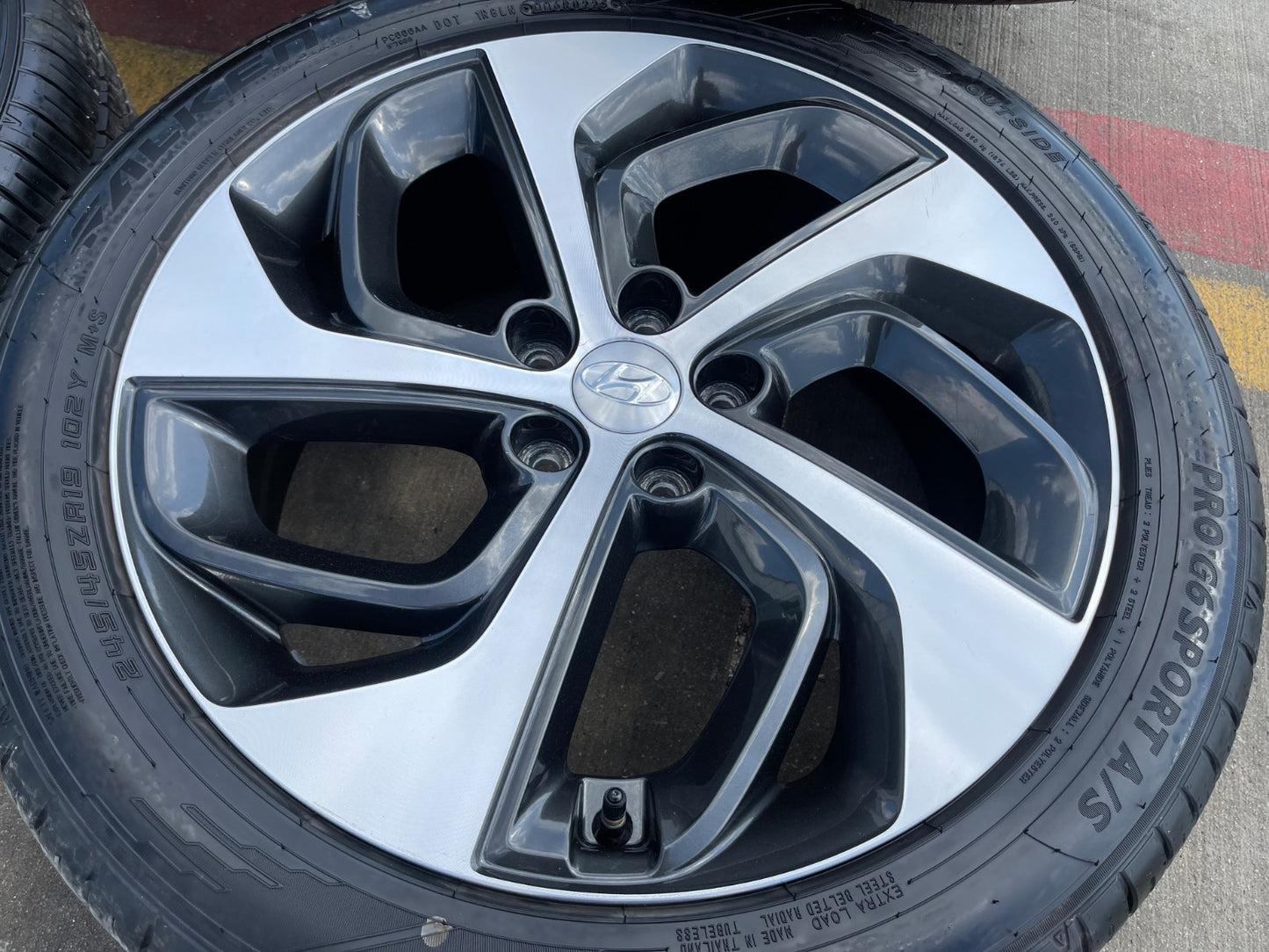 19" Hyundai Tuscon K4 Sonata OEM wheel rims tires 70895 Veloster Genesis