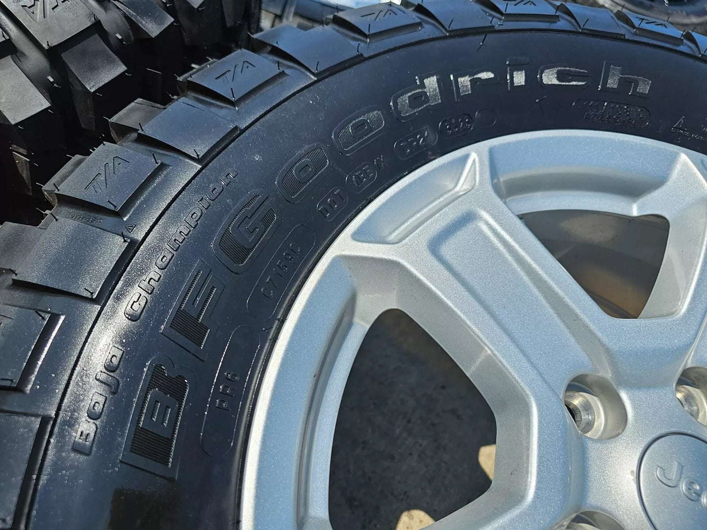 17" Jeep Gladiator Wrangler Rubicon OEM wheels rims 9216 BFG