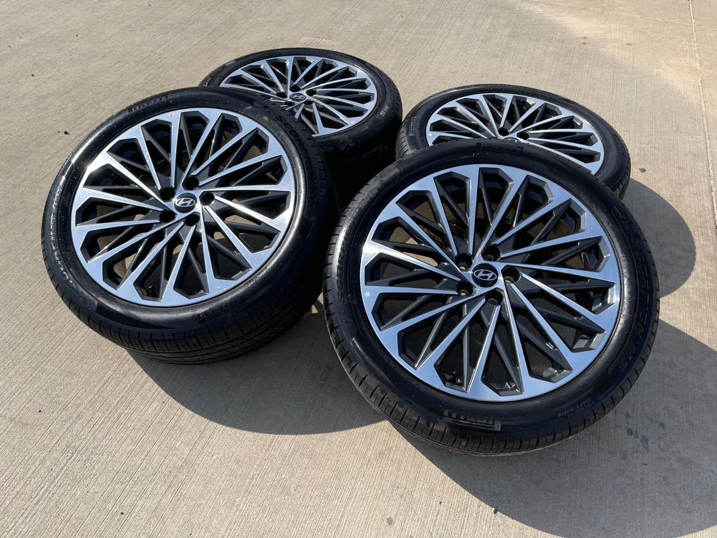 21" Hyundai Palisade Calligraphy OEM 94345 wheels rims SET 2026 2027 PIRELLI NEW