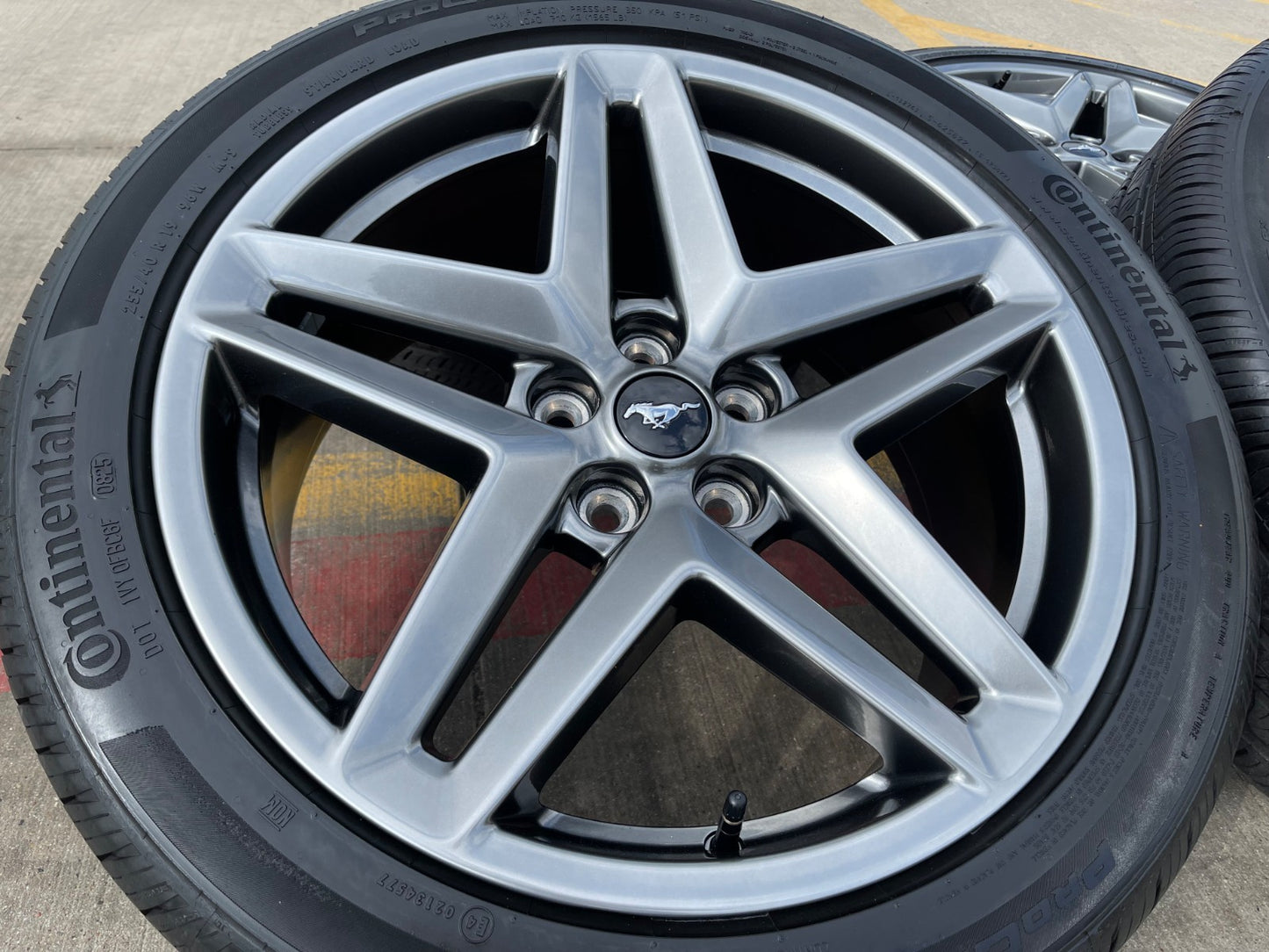 19" Ford Mustang Stealth GT OEM 10595 wheels rims CONTINENTAL 2024 2025 2026 NEW