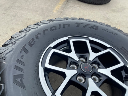 17" Jeep Wrangler Rubicon OEM 95730 9327 wheels rims Gladiator BFG KO2 37" NEW