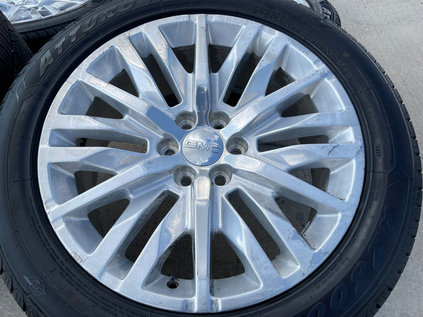 22" GMC Yukon Chevy Tahoe Escalade OEM 5921 wheels rims DISCOUNTED SET