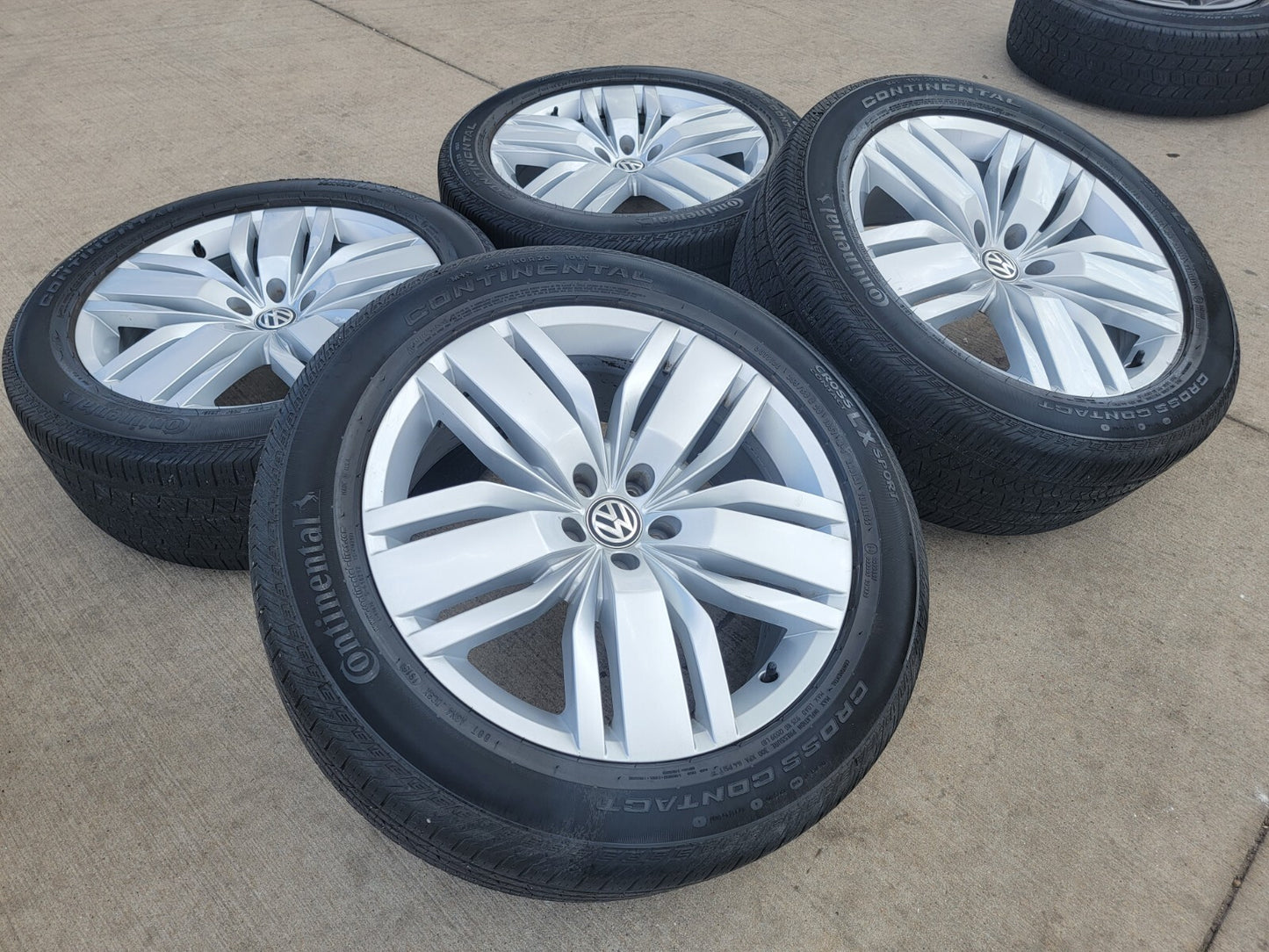 20" VW Atlas OEM wheels rims tires gray 70029 Audi Q7 Q8 2020 2021 2022 2023