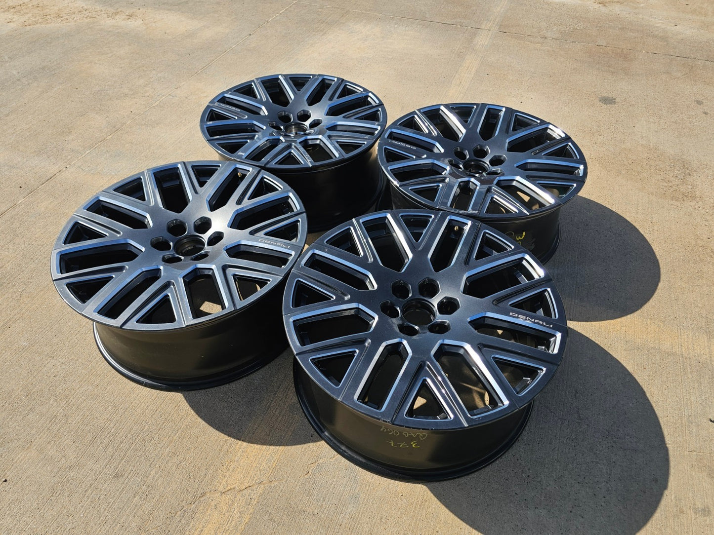 24" GMC Yukon Sierra DENALI OEM wheels rims 2024 2025 2026 2027 DISCOUNTED