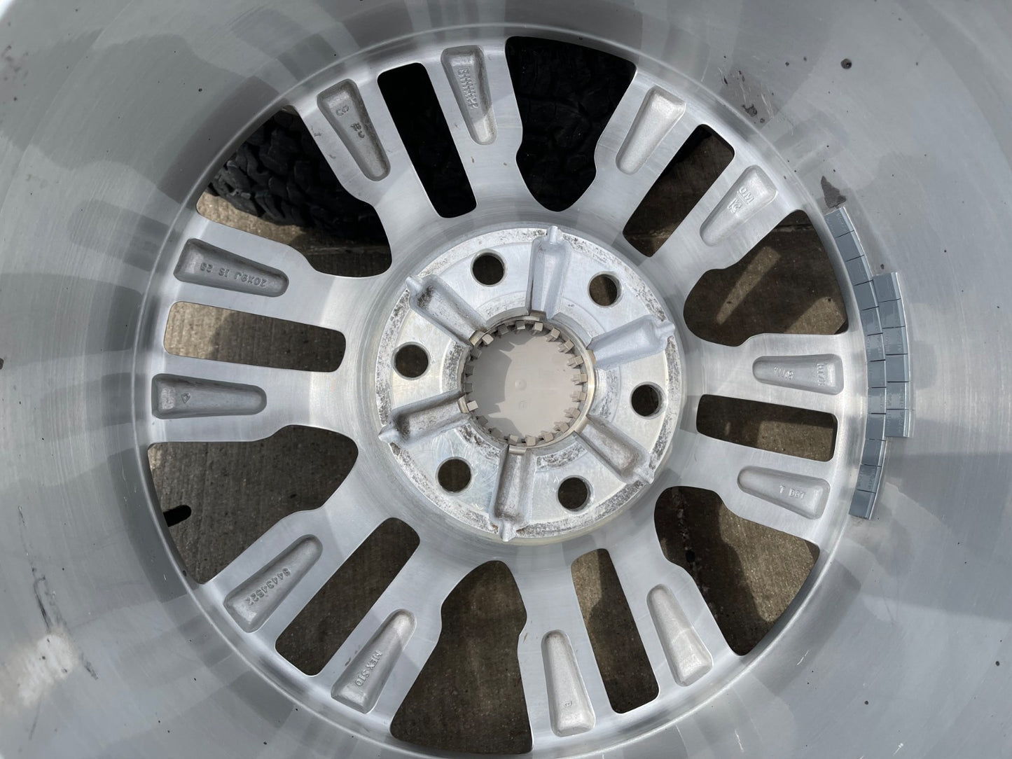 20" GMC Yukon Sierra Tahoe Silverado OEM 2120 14024 wheels rims BFG KO2 A/T 33"