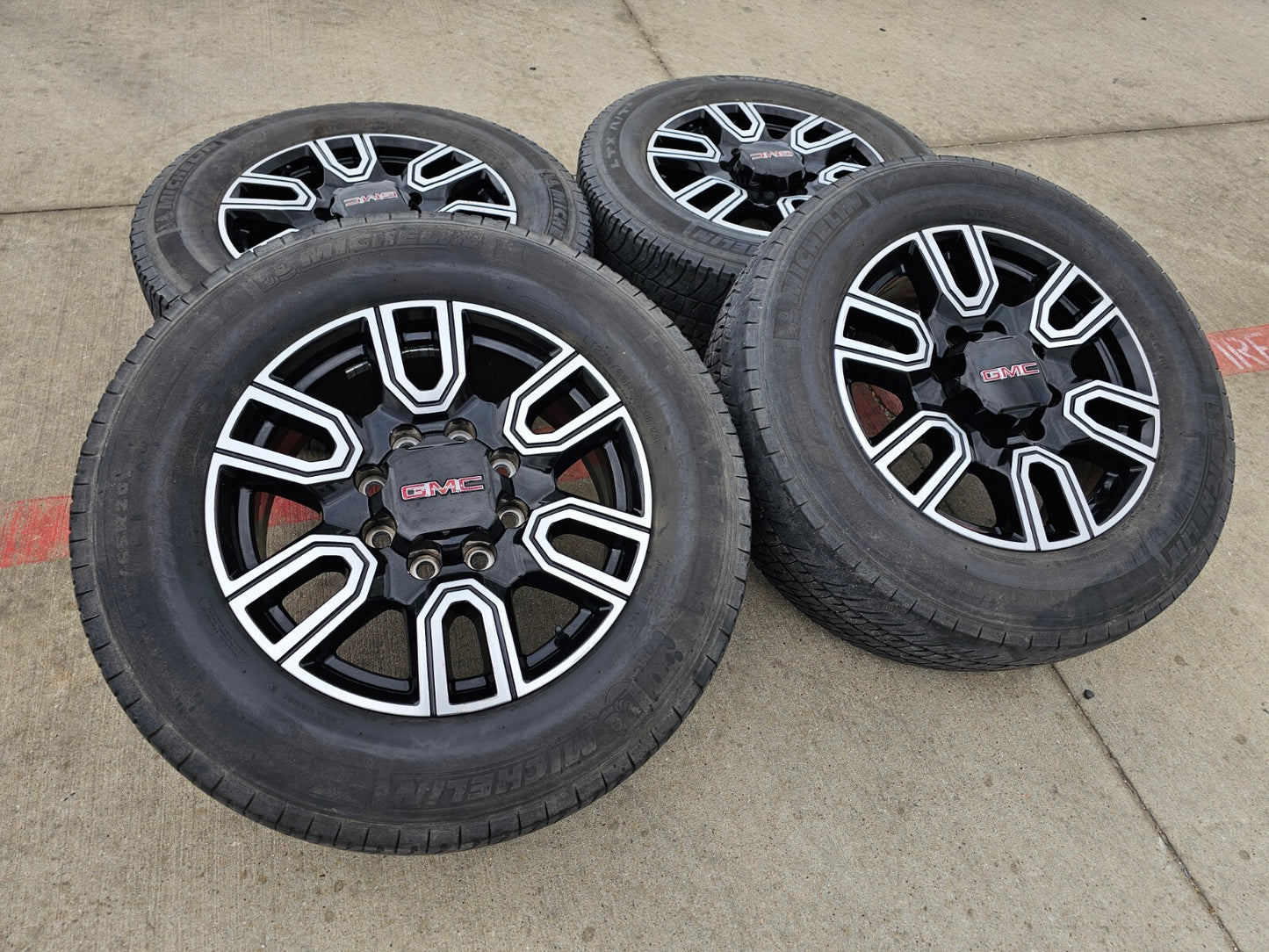 20" GMC Sierra AT4 2500 3500 OEM wheels rims 5950 Silverado MICHELIN