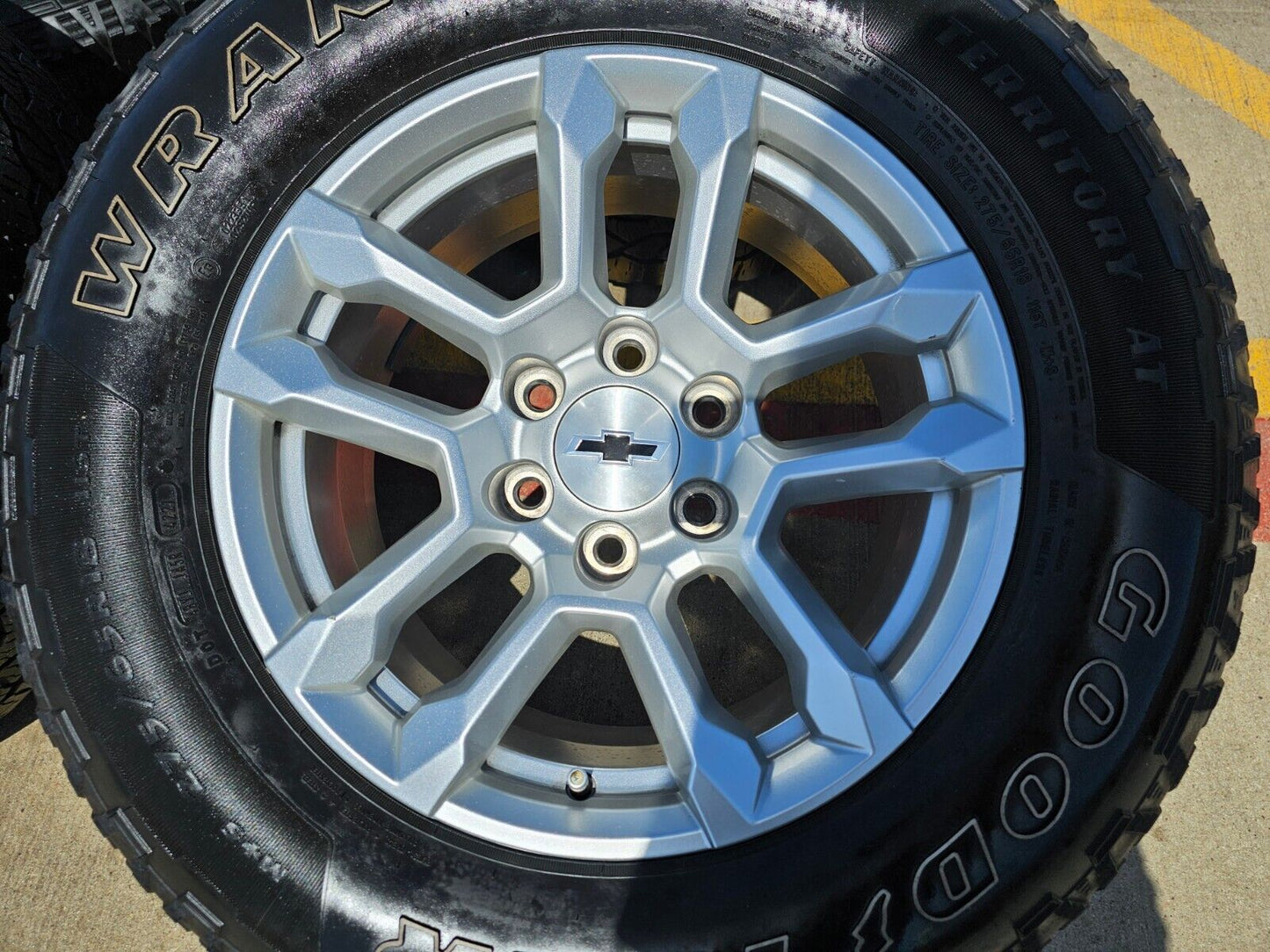 18" Chevy Silverado Tahoe ZR2 GMC Sierra Yukon OEM 95416 wheels rims tires