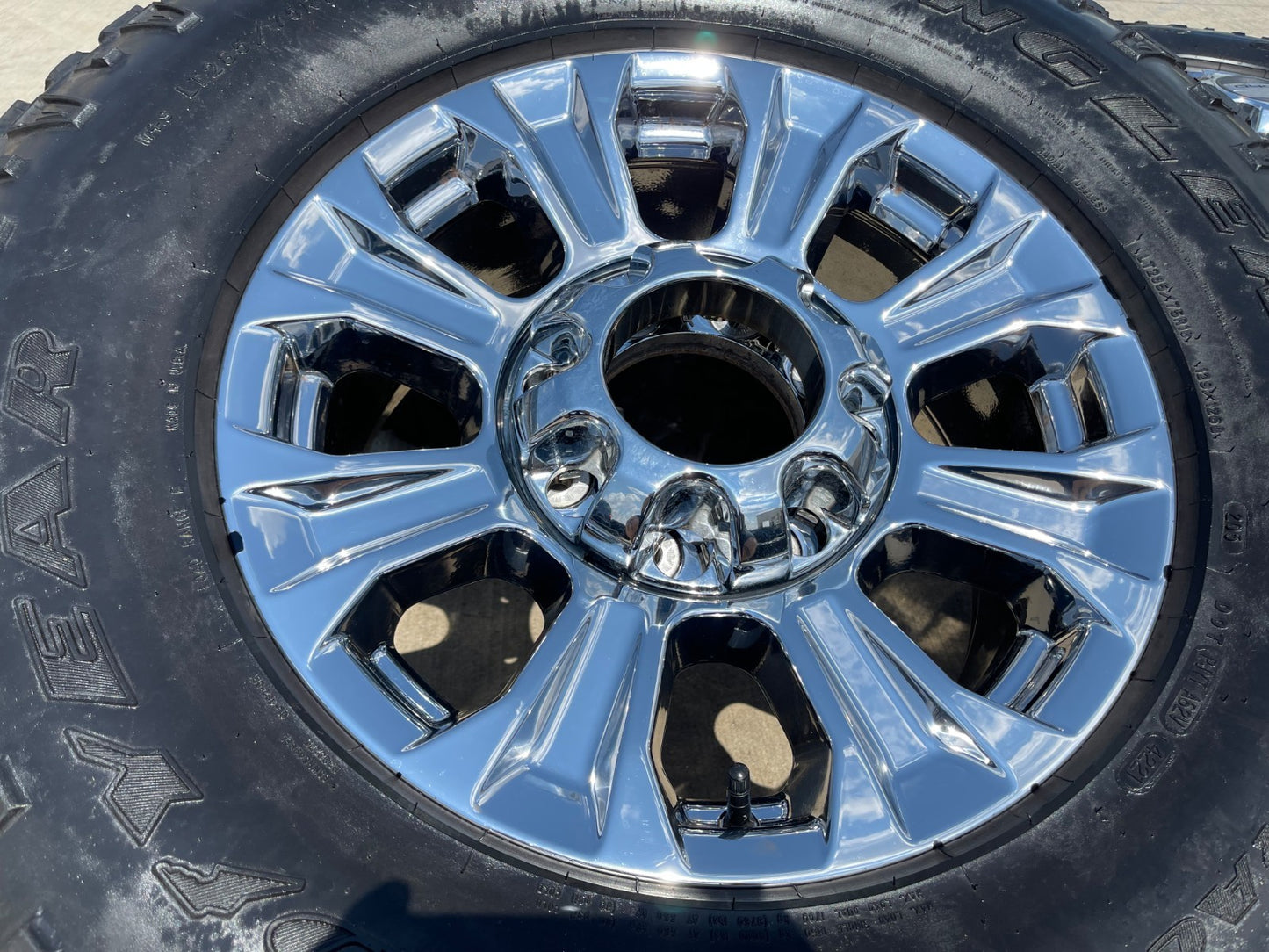 18" Ford F-250 F-350 TREMOR OEM CHROME rims wheels 10097 tires GOODYEAR 35"