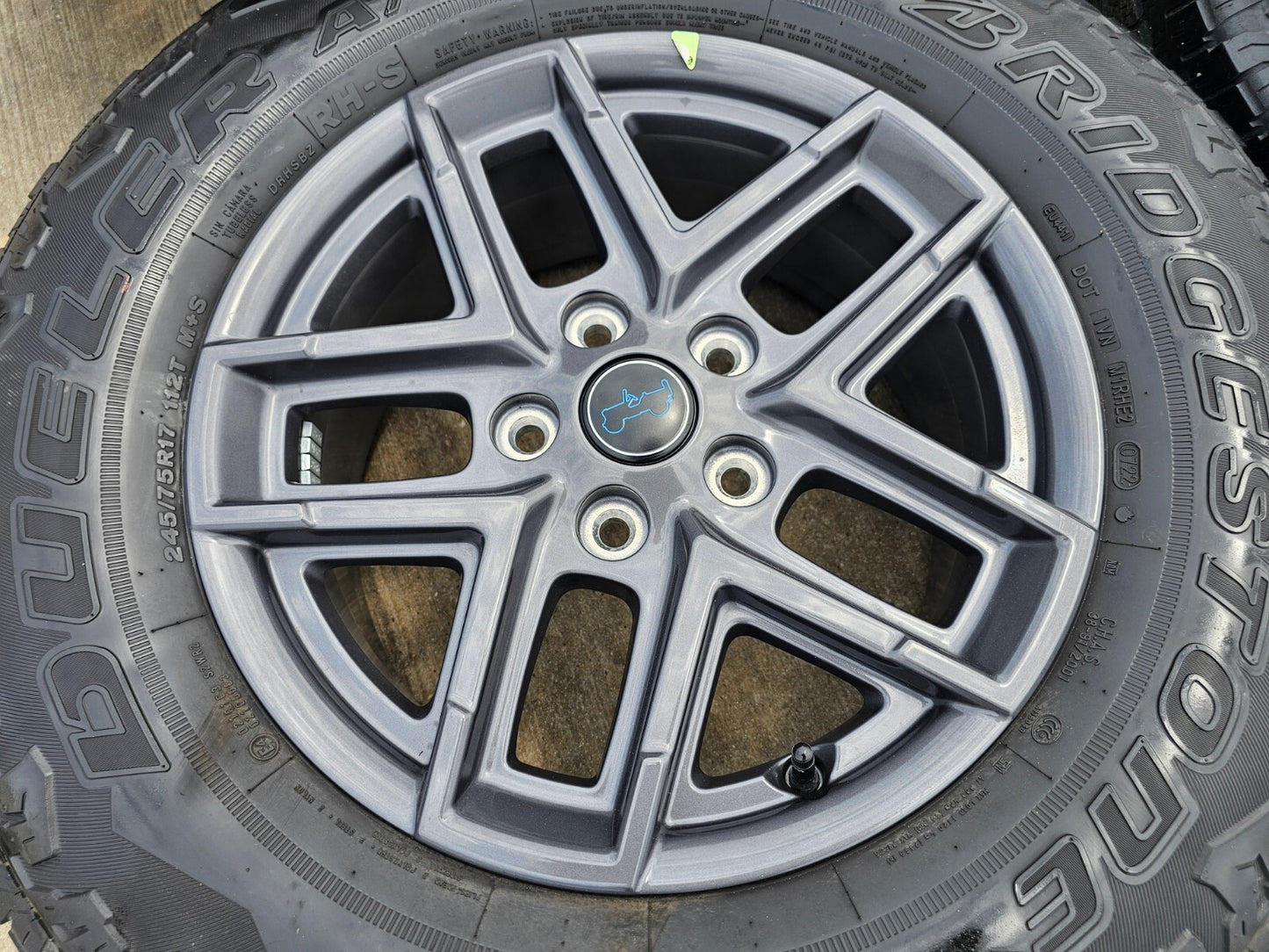 17" Jeep Wrangler Rubicon Sport S OEM wheels rims 51649 Gladiator DUELER A/T