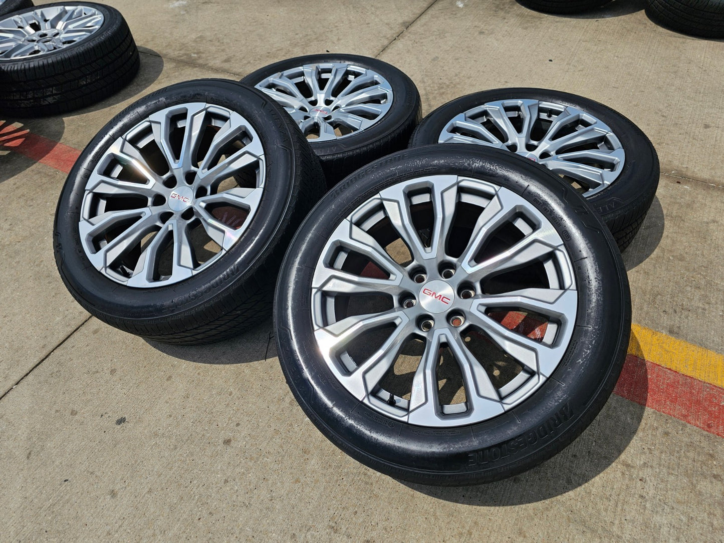 22" GMC Yukon Sierra DENALI OEM wheels rims 14025 97000 tires