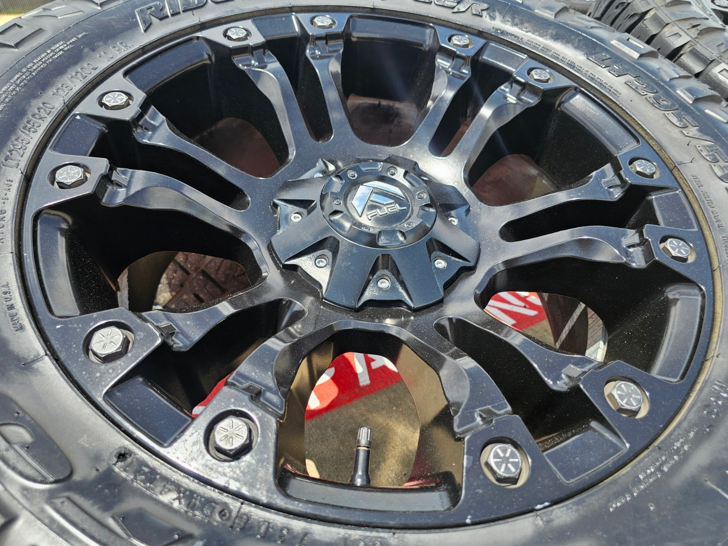 20x9 FUEL D560 Vapor wheels rims Ford F-150 Chevy RAM 1500 Tacoma 6x139 6x135