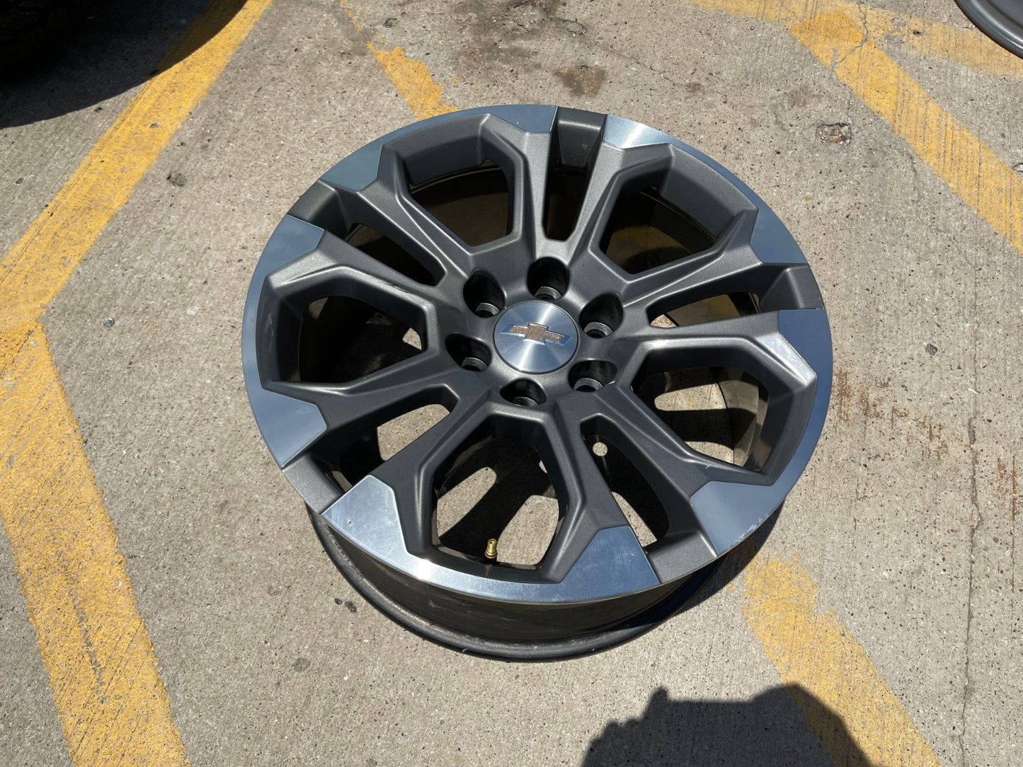 20" Chevy Tahoe Silverado OEM 14090 95417 wheel rim GMC Yukon spare