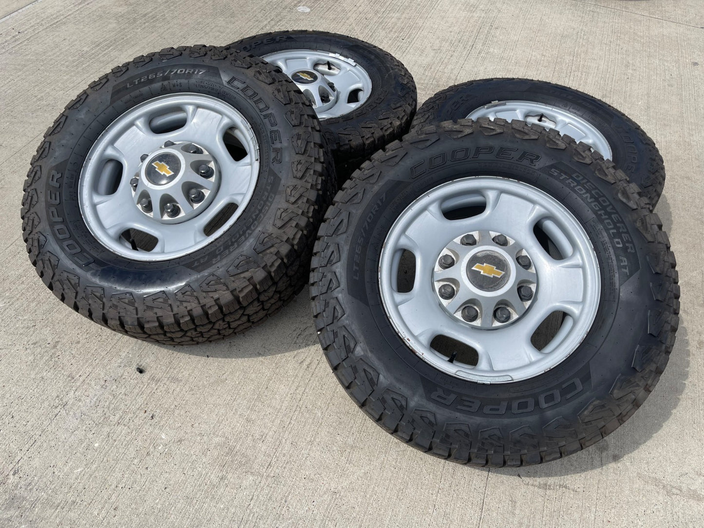 17" Chevy Silverado GMC Sierra 2500 OEM 8095 wheels rims COOPER DISCOVERER AT