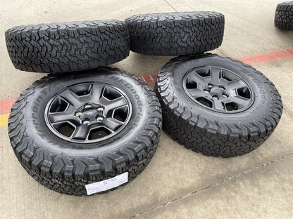 17" Jeep Wrangler Rubicon OEM 9260 wheels rims Gladiator tires BFG KO2 A/T 33"