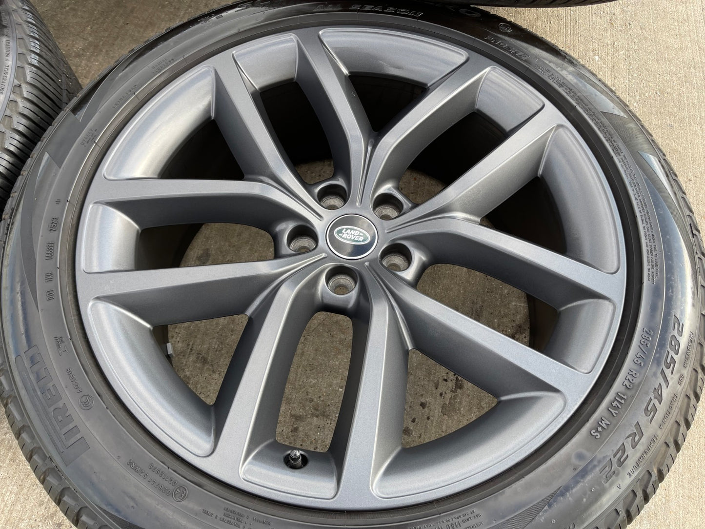 22" Land Rover DEFENDER OEM wheels rims 72385 Range tires GRAY 2023 2024 2025