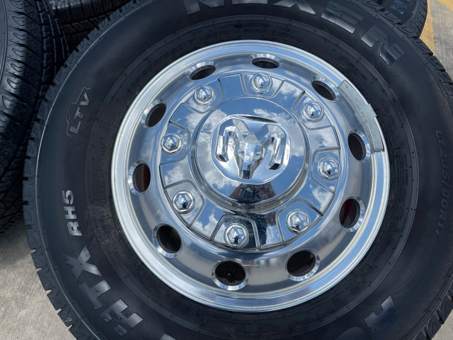 17" Dodge Ram 3500 Dually Laramie 8x200 wheels rims 2701 2702 OEM SET 2024 2025
