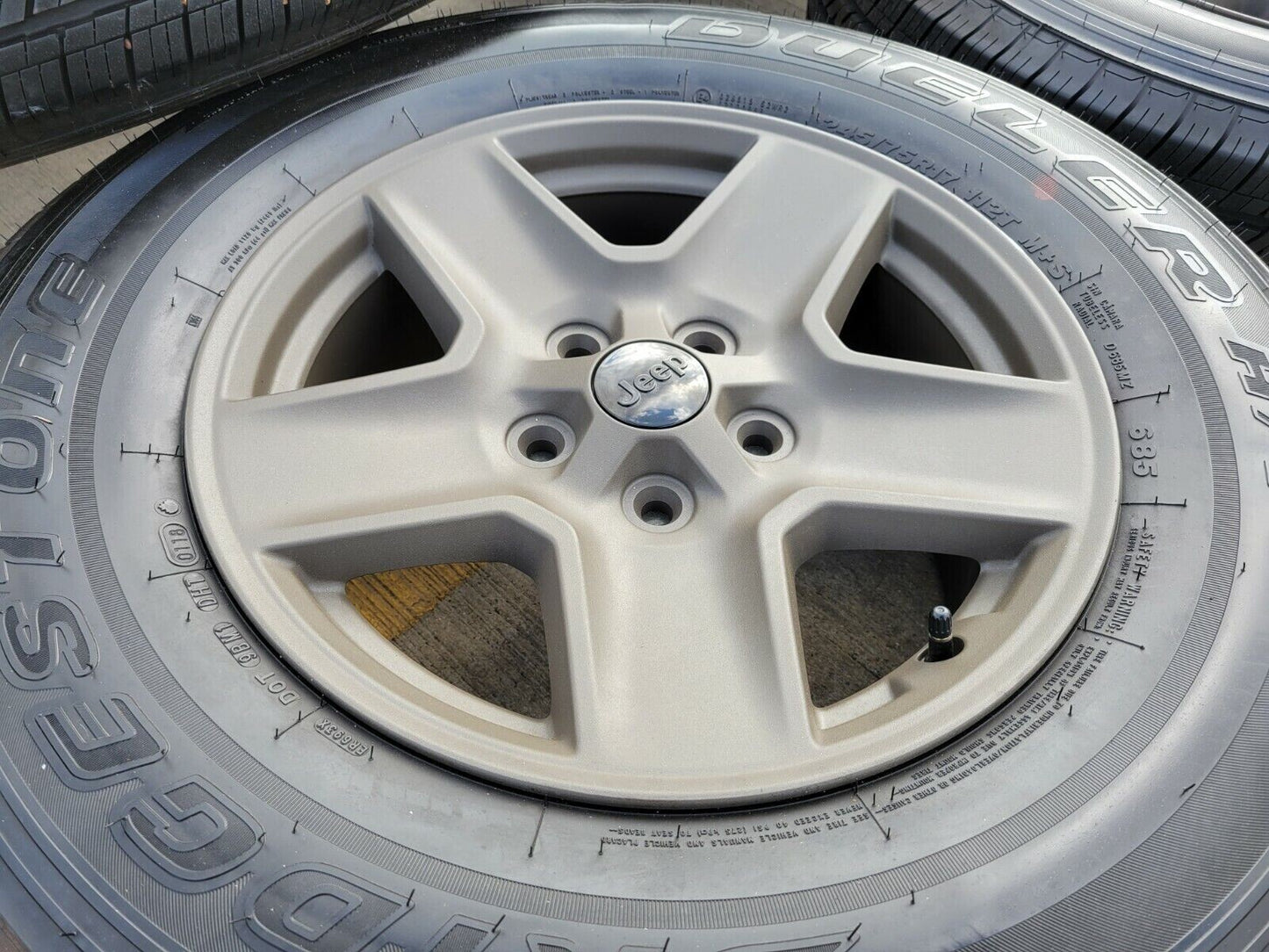17" Jeep Gladiator MILITARY EDITION OEM wheels rims 9235 Wrangler tires