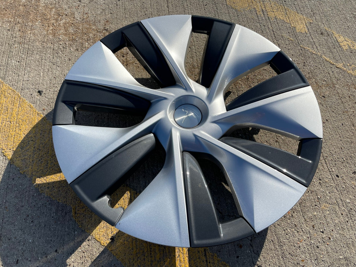 19" Tesla Model Y OEM wheel cap cover 190256 3 spare 2021 2022 2023 2024 2025