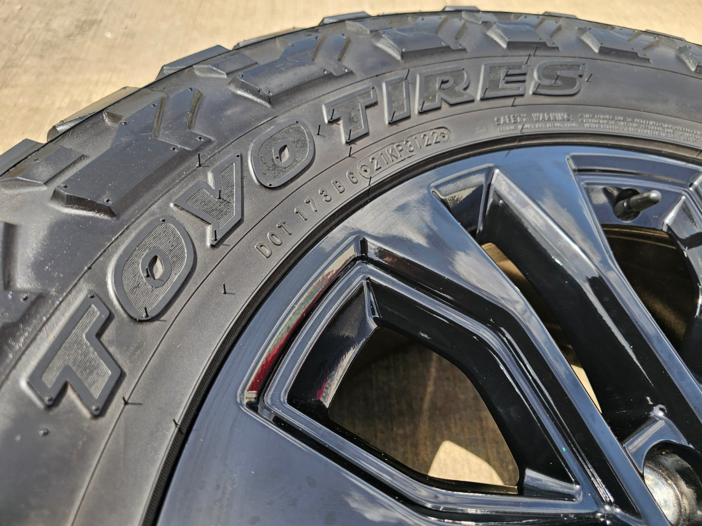 20" Ford F-150 LARIAT OEM 10619 rims wheels SET Expedition tires TOYO 33"