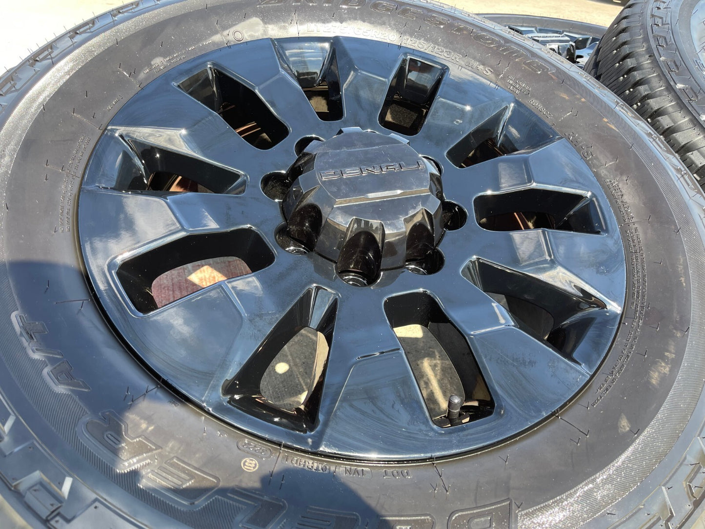 20" GMC Sierra DENALI Chevy Silverado 2500 3500 OEM 5960 5947 wheels rims NEW