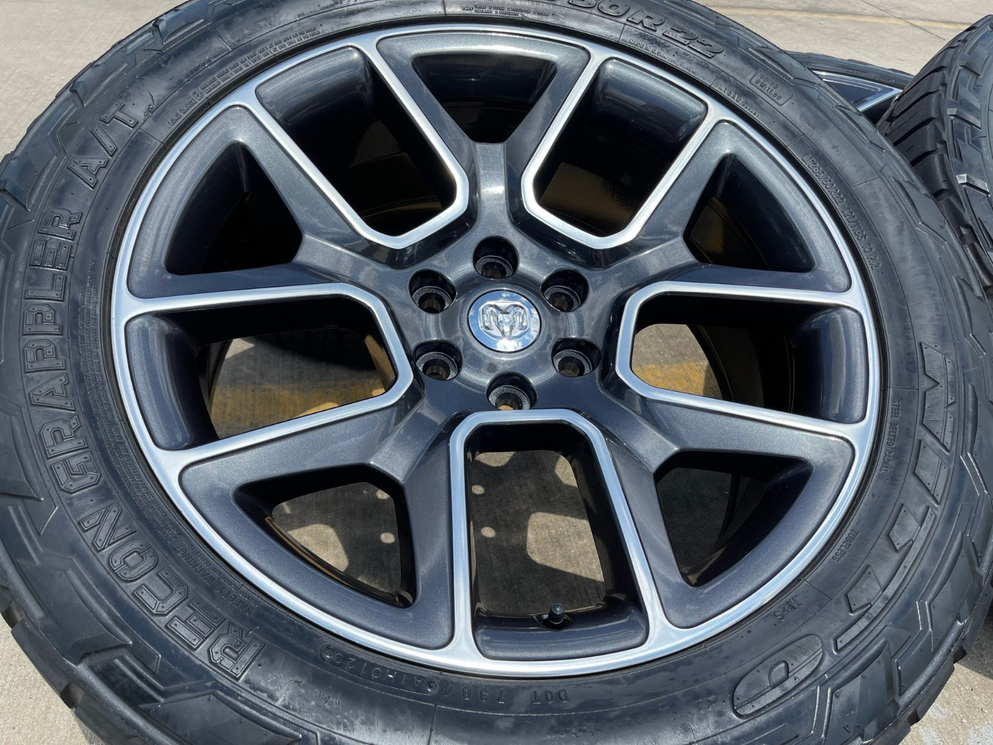 22" Dodge Ram 1500 OEM LIMITED Laramie wheels rims 2725 2684 NITTO 33"