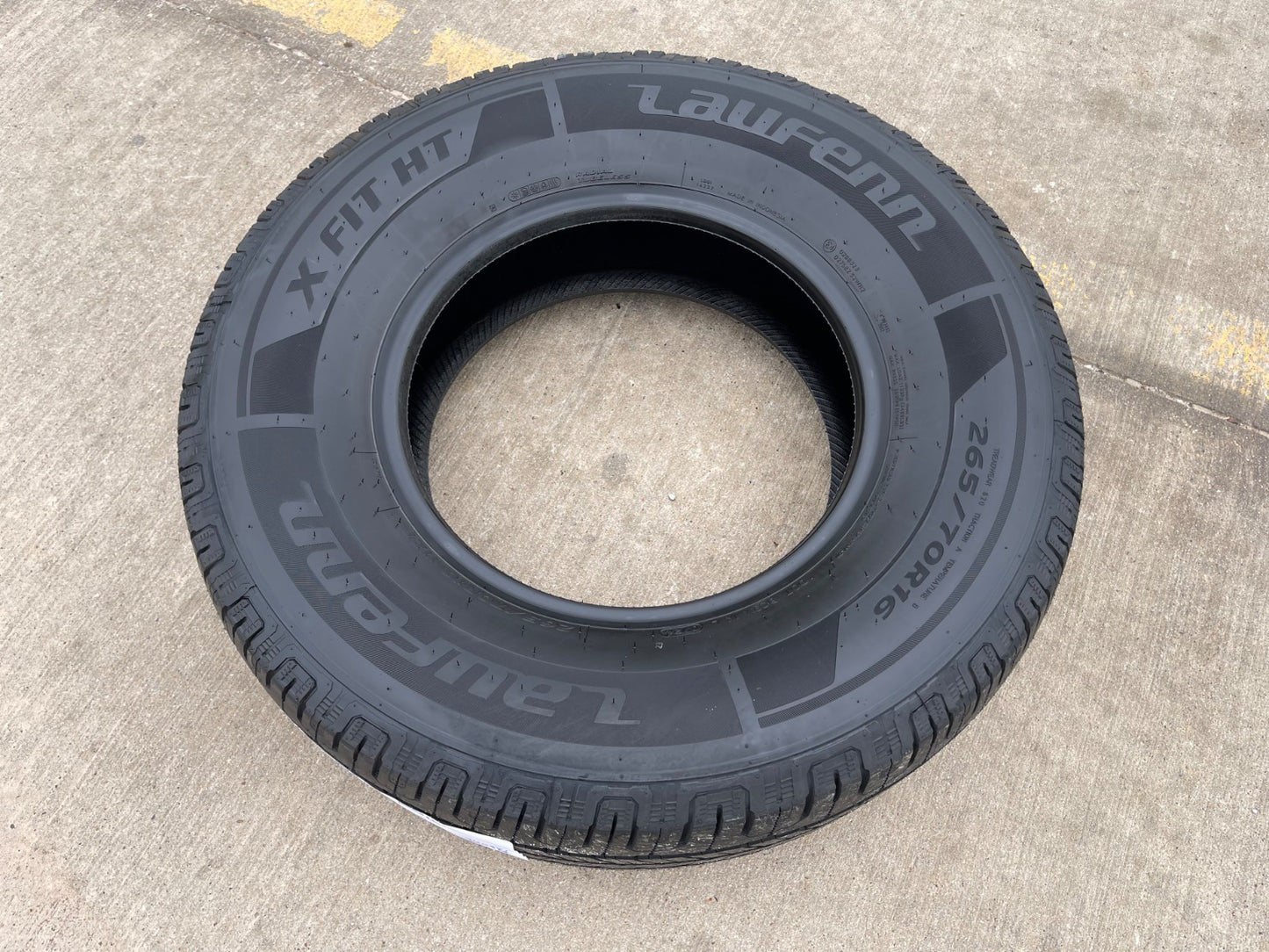 (1) 265/70/16 Laufenn X Fit H/T tire 265/70R16 112T NEW