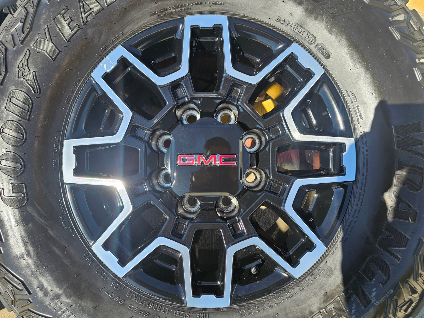 18" GMC Sierra AT4X Chevy Trail Boss 2500 OEM 14136 wheels rims GOODYEAR 35" NEW