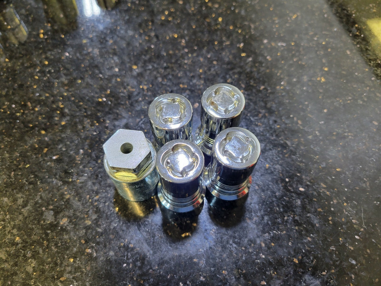 (4) 14x1.5 OEM Ford lug nut locks nuts polished key F-150 Expedition