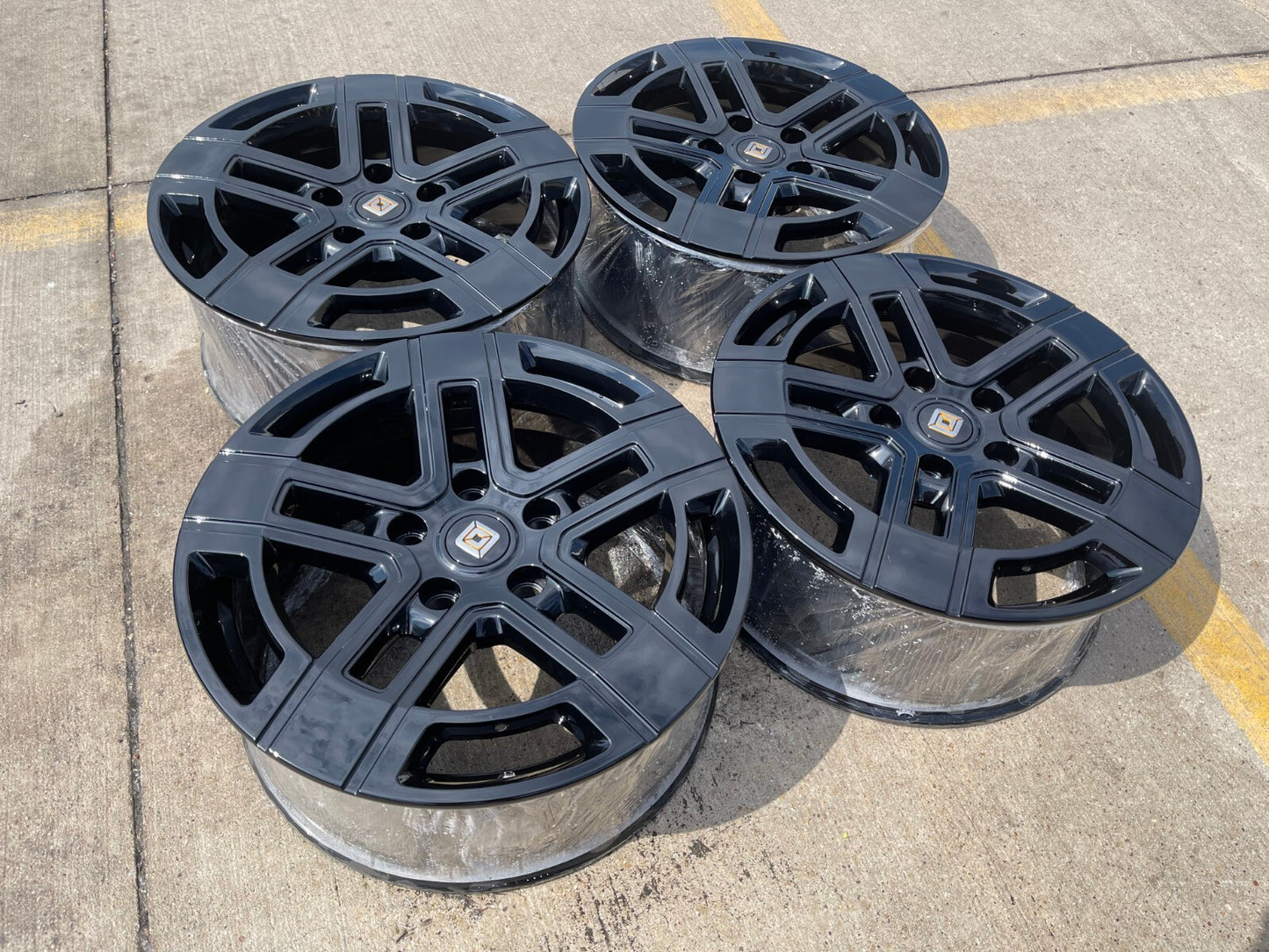 20" Rivian R1T R1S OEM wheels rims PT00973115-A 2022 2023 2024 2025 2026 NEW