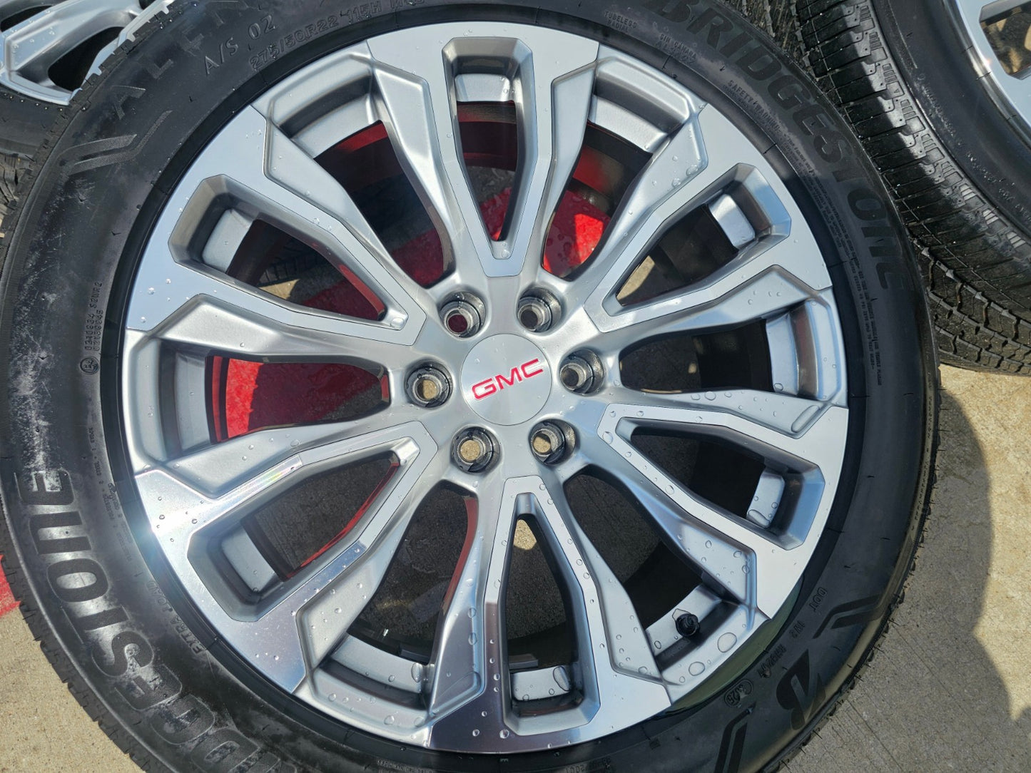 22" GMC Yukon Sierra DENALI OEM wheels rims 14025 97000 tires BRIDGESTONE SET